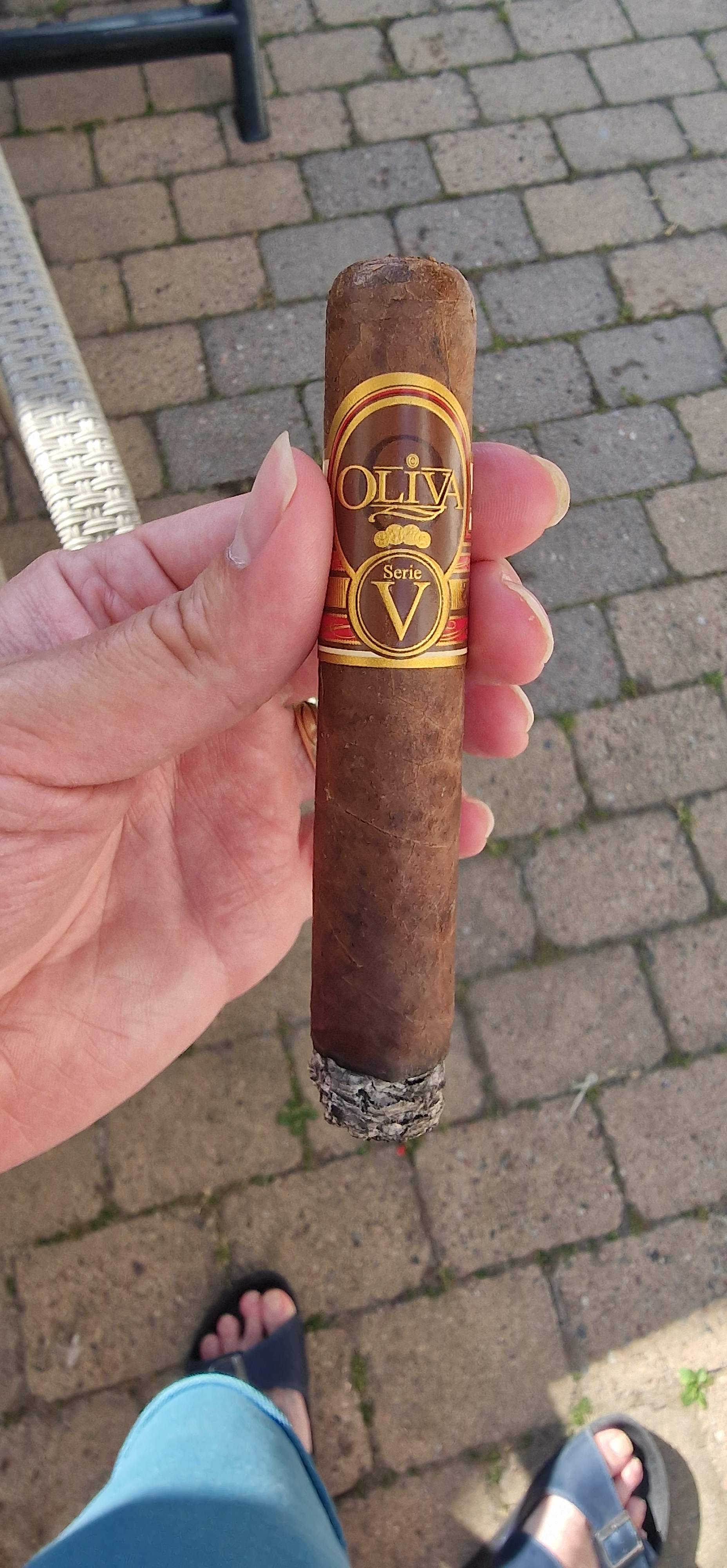 Oliva Serie V Robusto cigar review